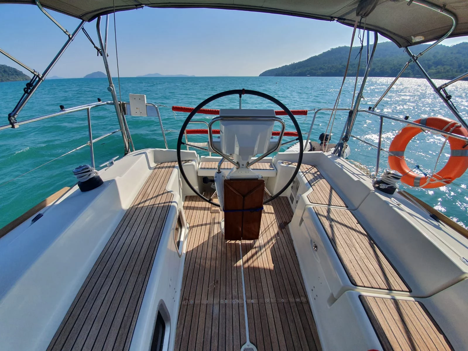 Sun Odyssey 33i (Aqua)  - 12