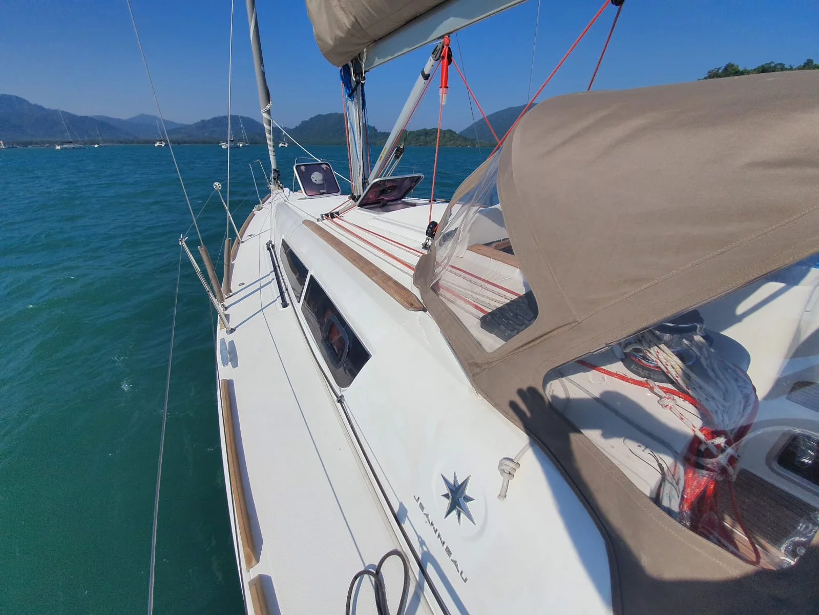Sun Odyssey 33i (Aqua)  - 19