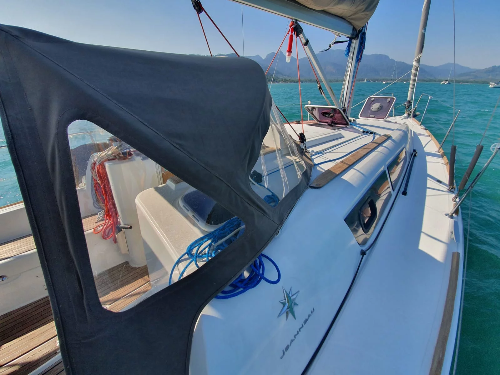 Sun Odyssey 33i (Aqua)  - 8