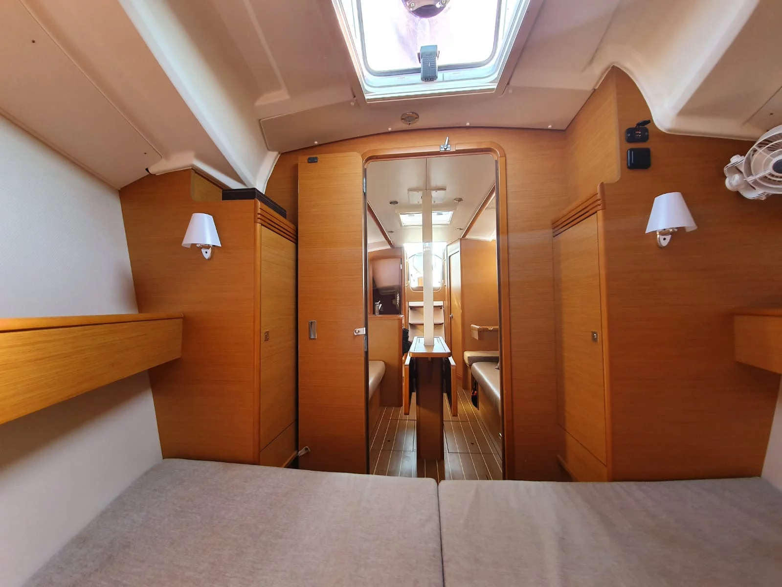 Sun Odyssey 33i (Aqua)  - 18
