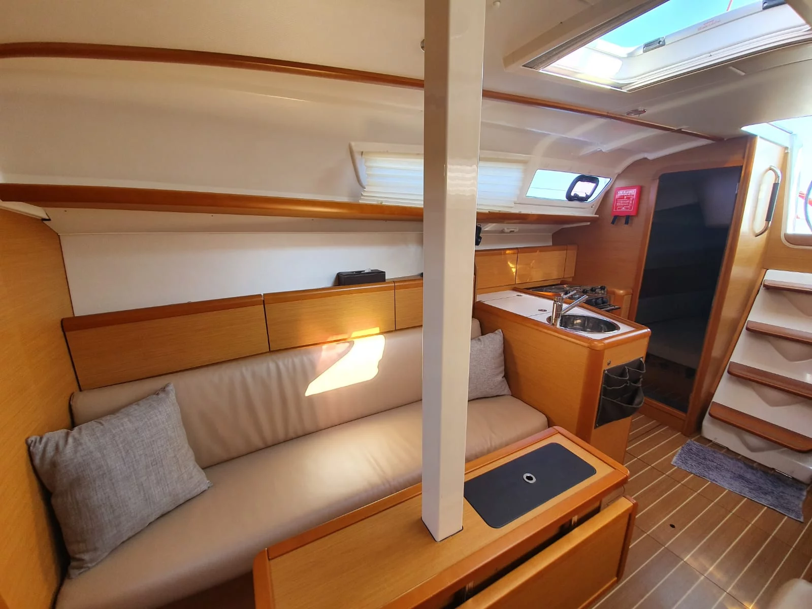 Sun Odyssey 33i (Aqua)  - 14