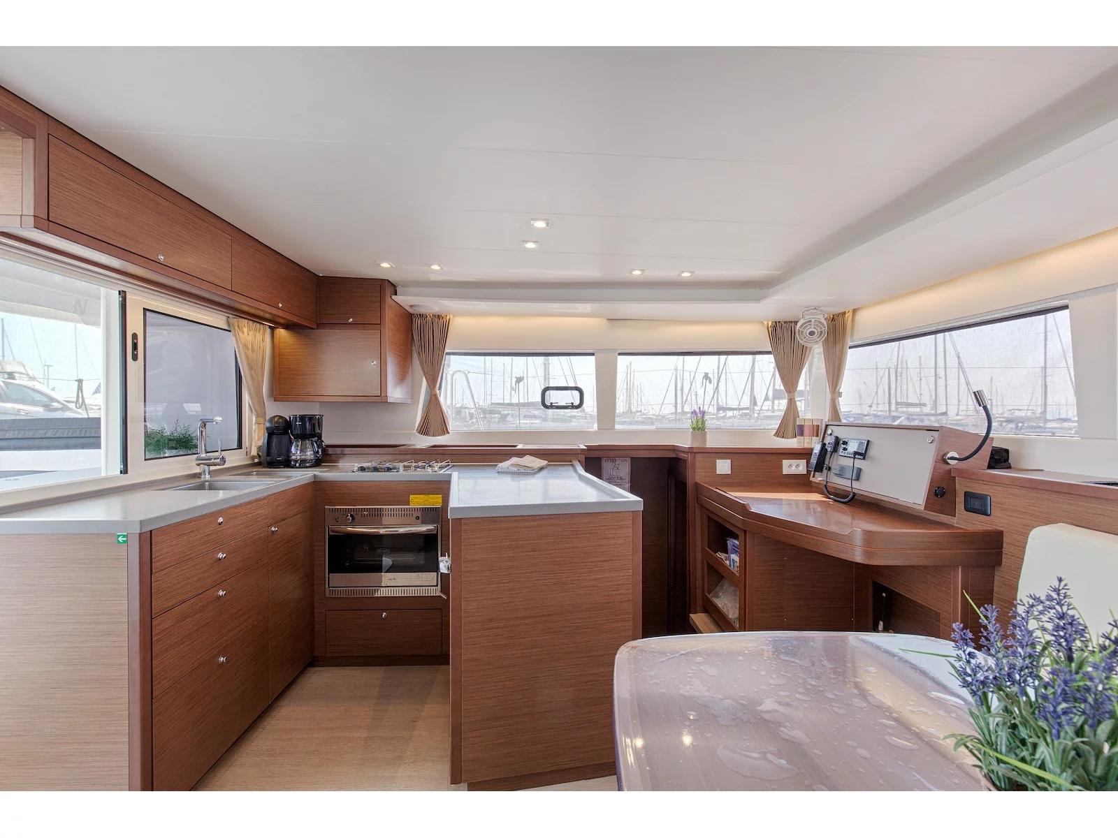 Lagoon 450 Flybridge (Relax) Interior image - 5