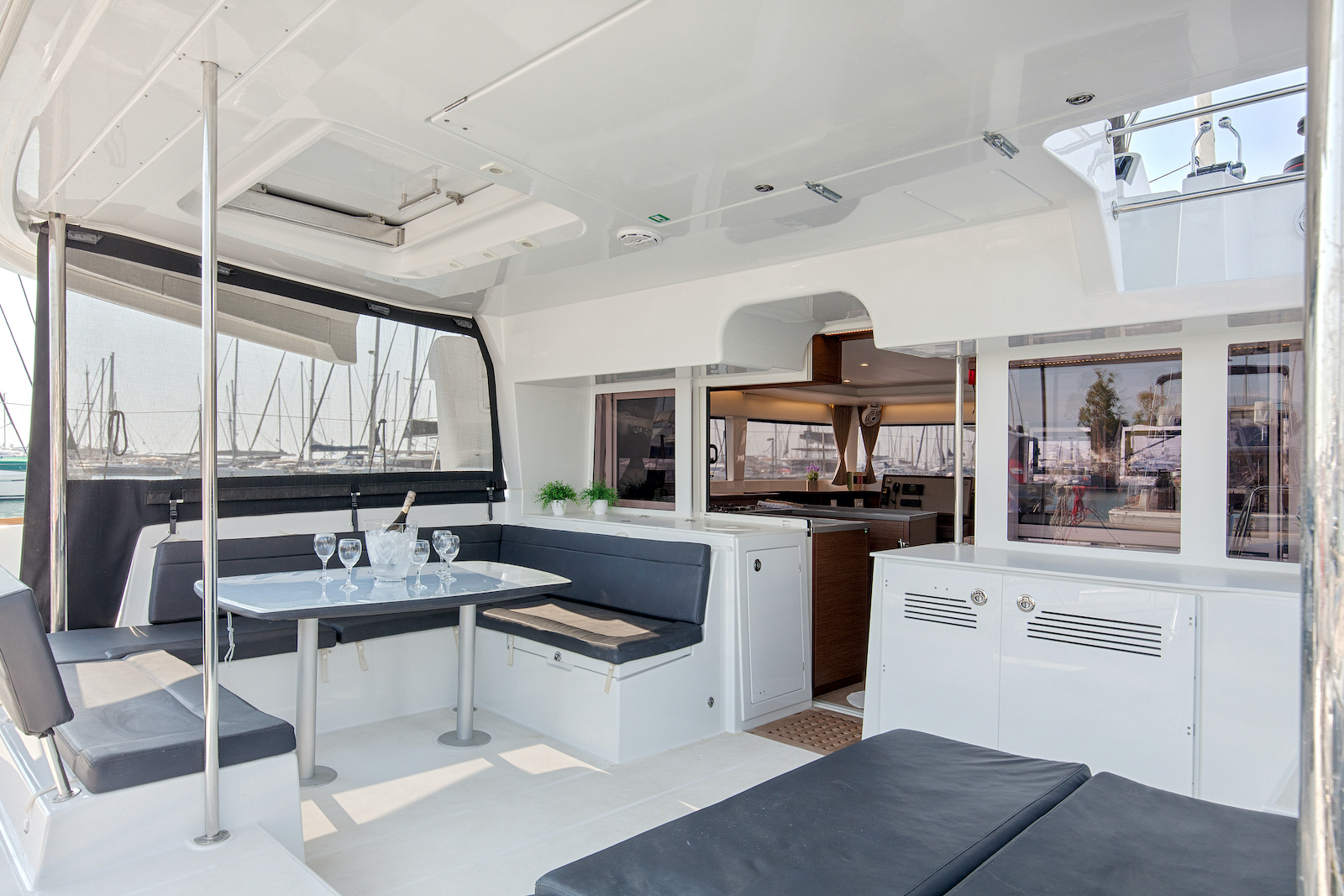 Photo #5 - Lagoon 450 Flybridge (Relax) en Athènes - 12118