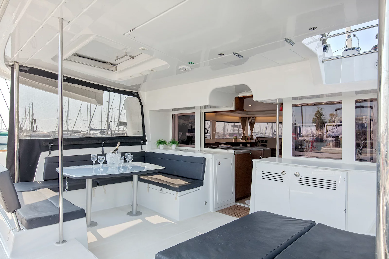 Lagoon 450 Flybridge (Relax)  - 4