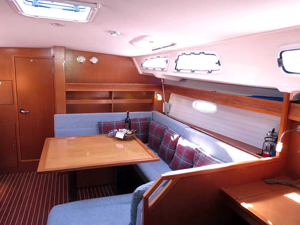 Bavaria 43 Cruiser (Yilki) Interior image - 2