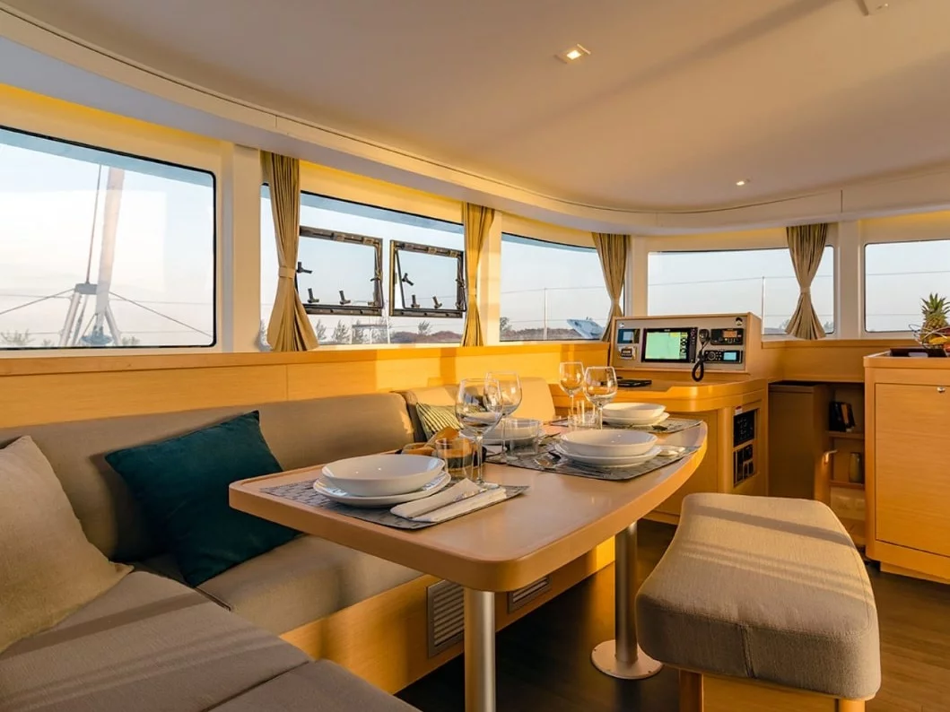 Lagoon 42 (Mojito) Interior image - 12