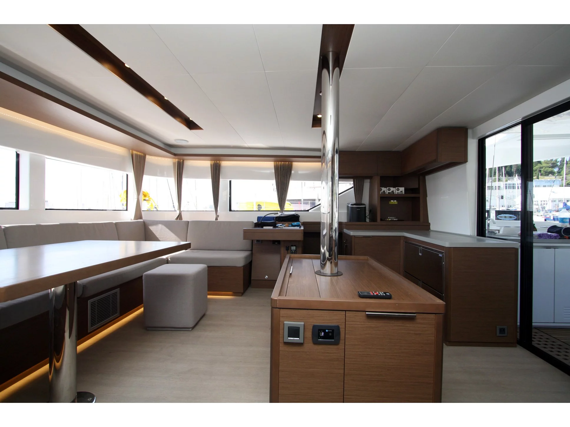 Lagoon 50 (Princess Claire) Interior image - 18