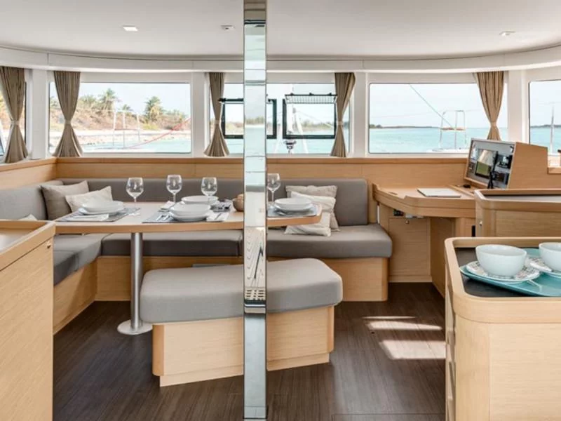 Lagoon 42 () Interior image - 6