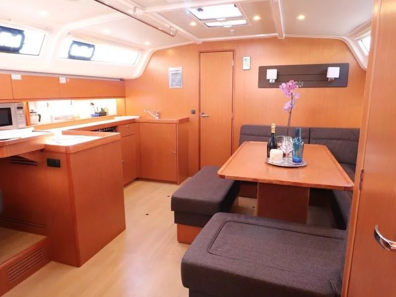 Bavaria Cruiser 51 (Euphoria ()) Interior image - 13