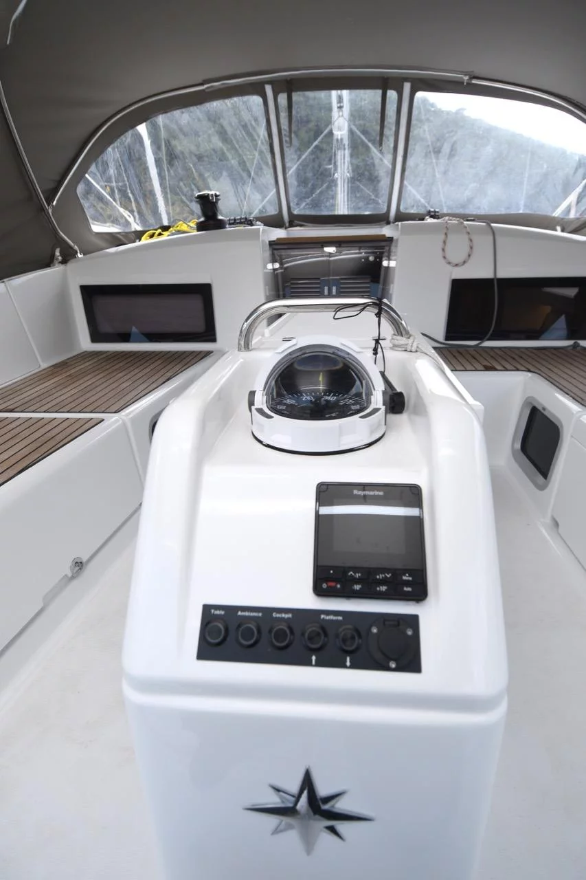 Sun Odyssey 490 "LUXE" (Caruso)  - 3