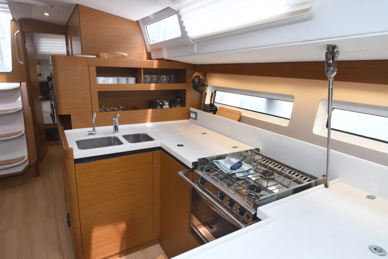 Sun Odyssey 490 "LUXE" (Caruso)  - 15