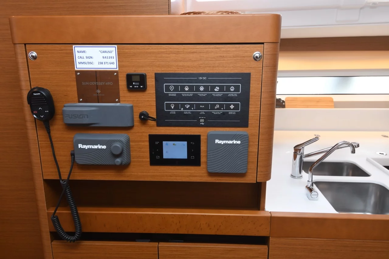 Sun Odyssey 490 "LUXE" (Caruso)  - 13