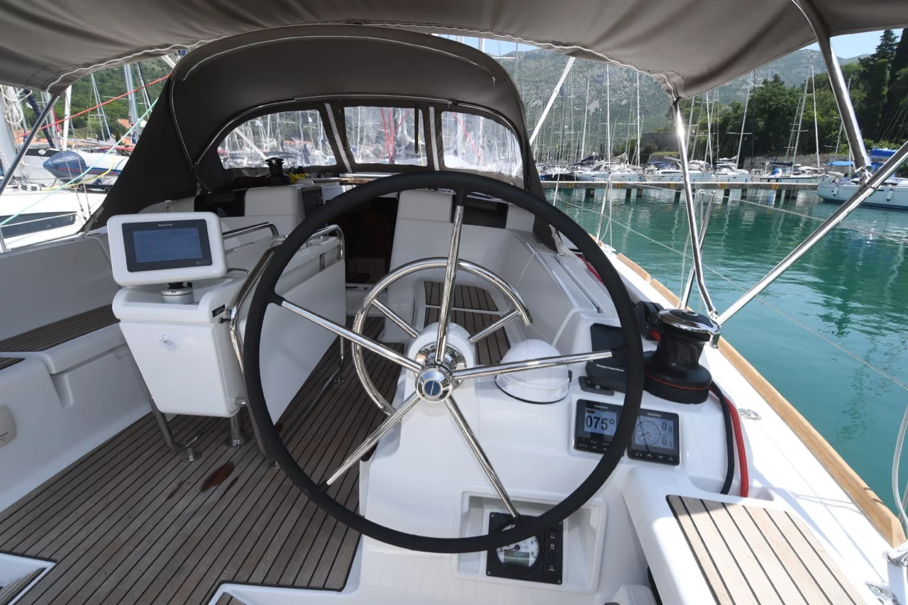 Sun Odyssey 419 (Euros)  - 2