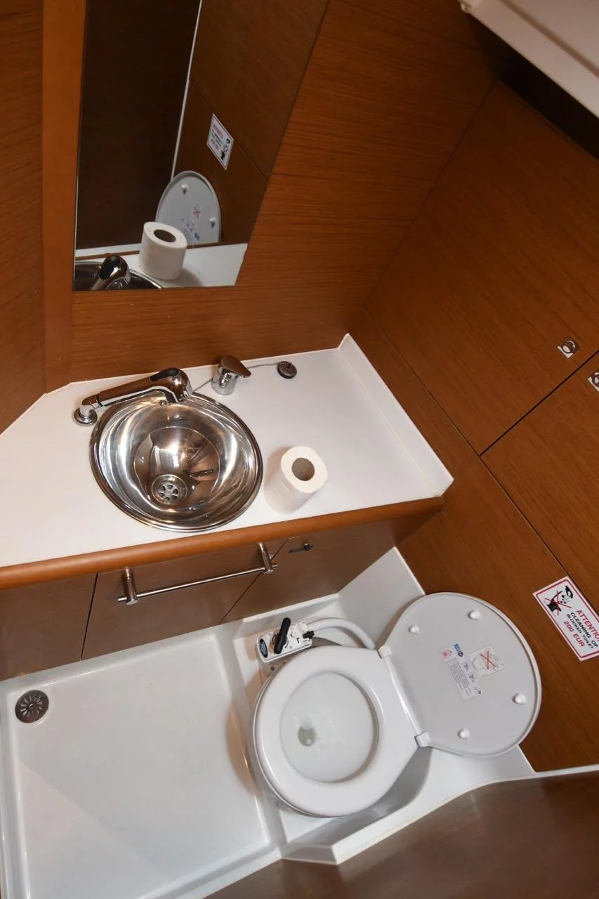 Sun Odyssey 419 (Euros)  - 8