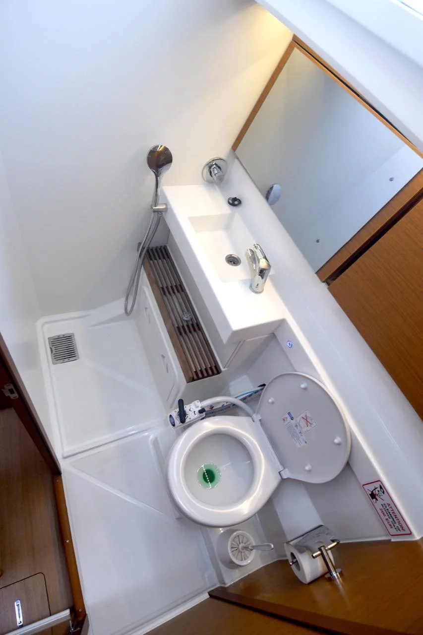 Sun Odyssey 440 (Signum Alfa)  - 11