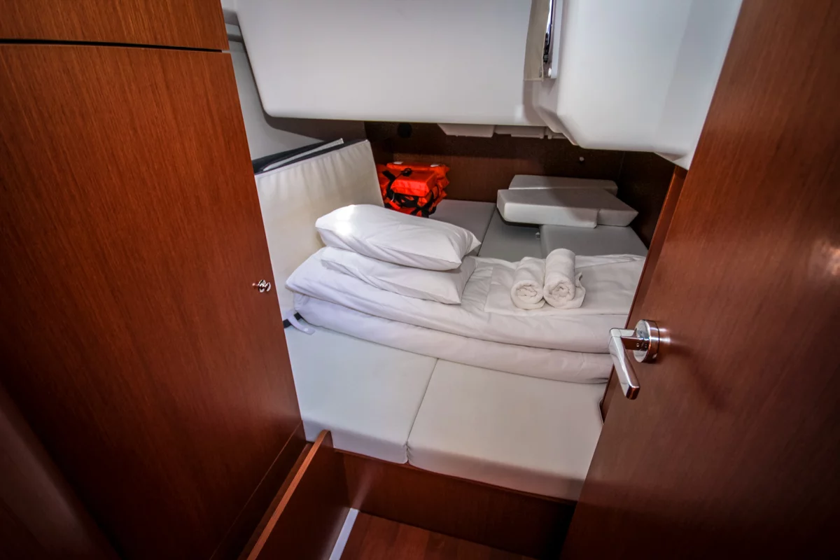 Oceanis 35 (MALA LUNA)  - 1