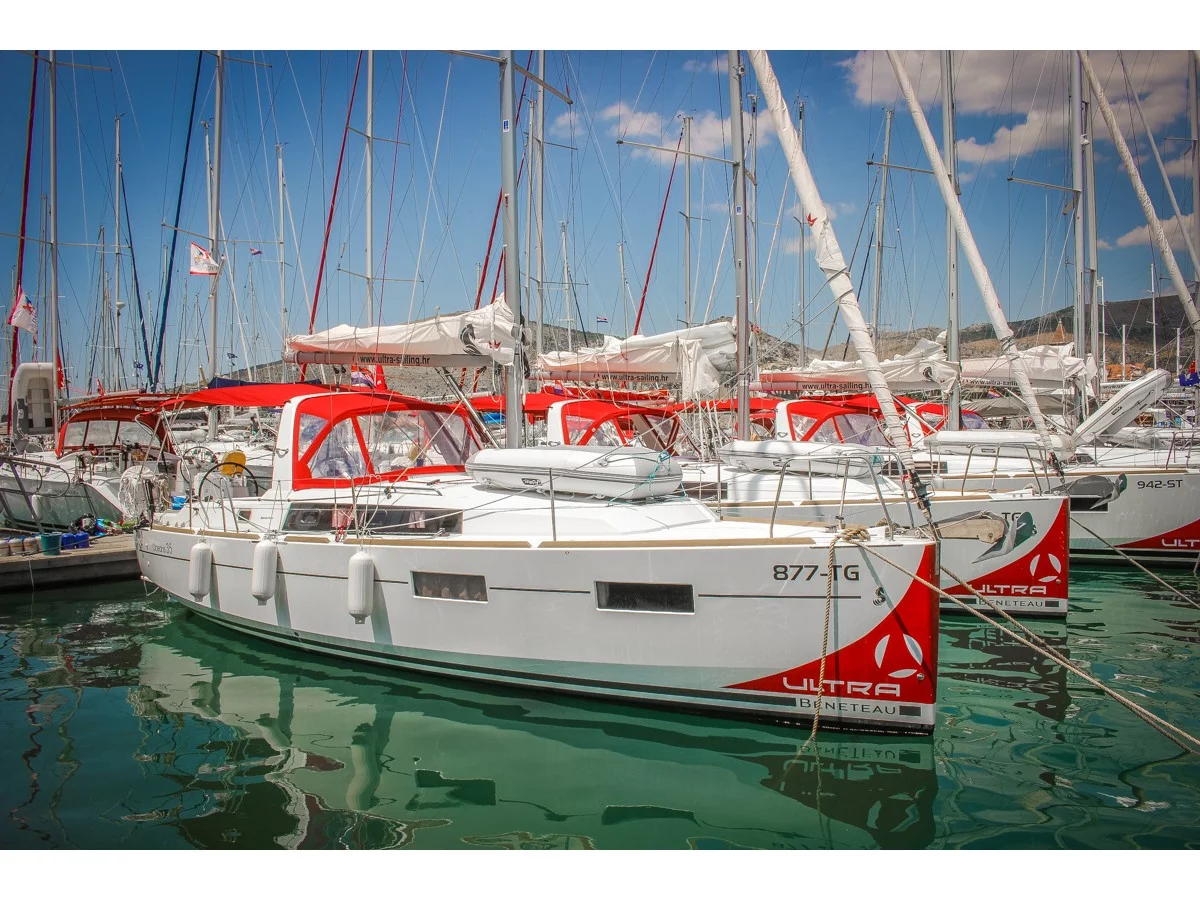 Oceanis 35 (DALMAR) Main image - 0