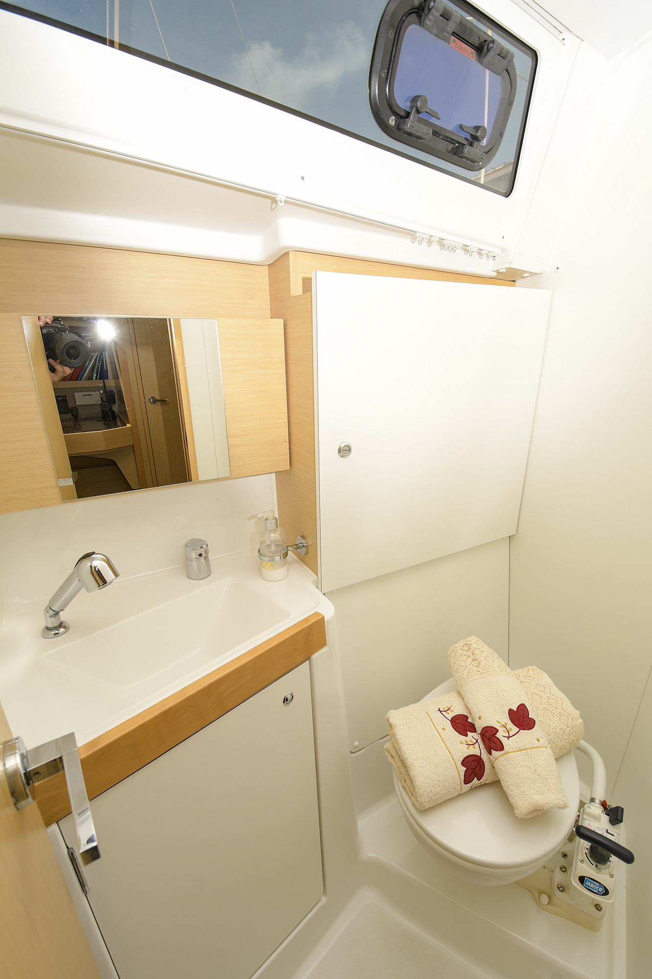 Photo #2 - Oceanis 38 (Lisis) in Barсelona - 10306