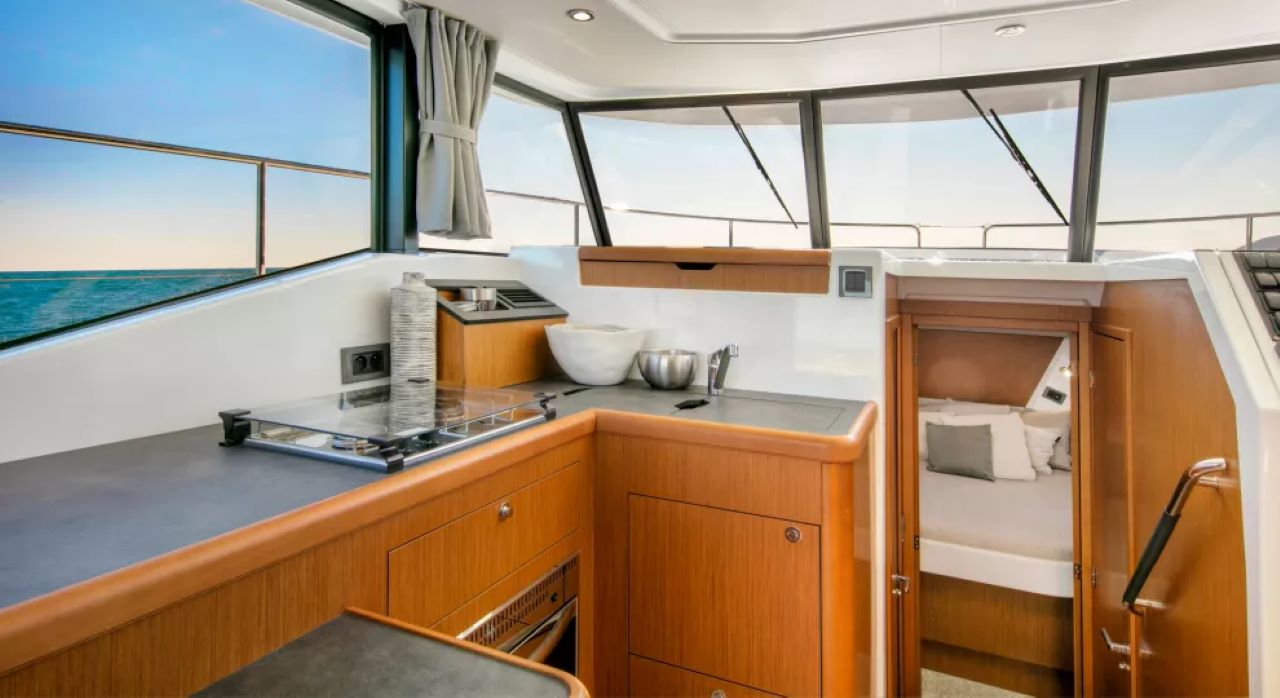 Swift Trawler 35 — photo 5