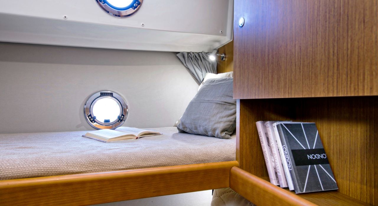 Swift Trawler 35 — photo 8
