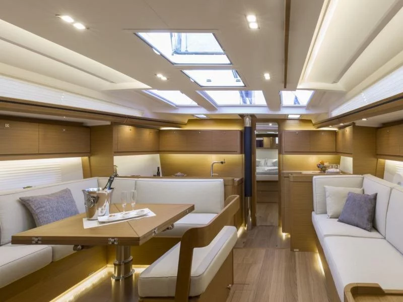 Dufour 520 Grand Large (Anima) Interior image - 1