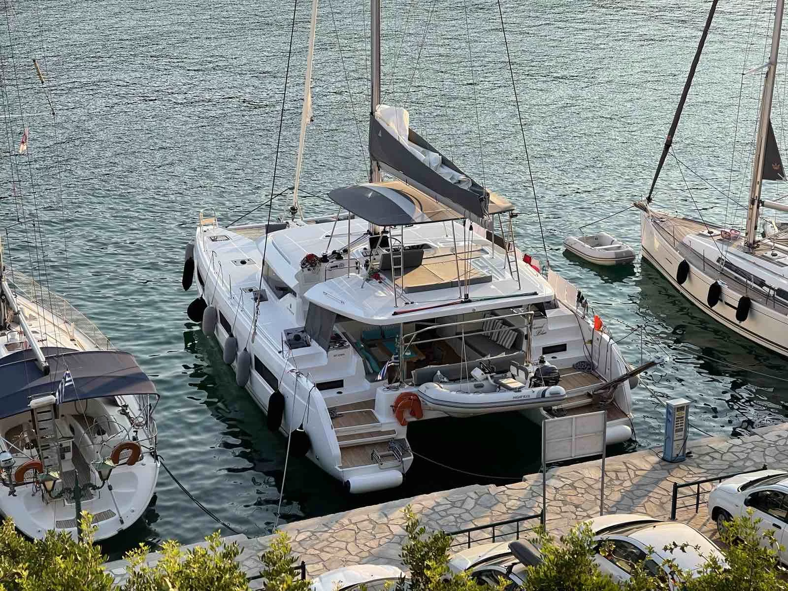 Lagoon 46 (Grand Blue)  - 34
