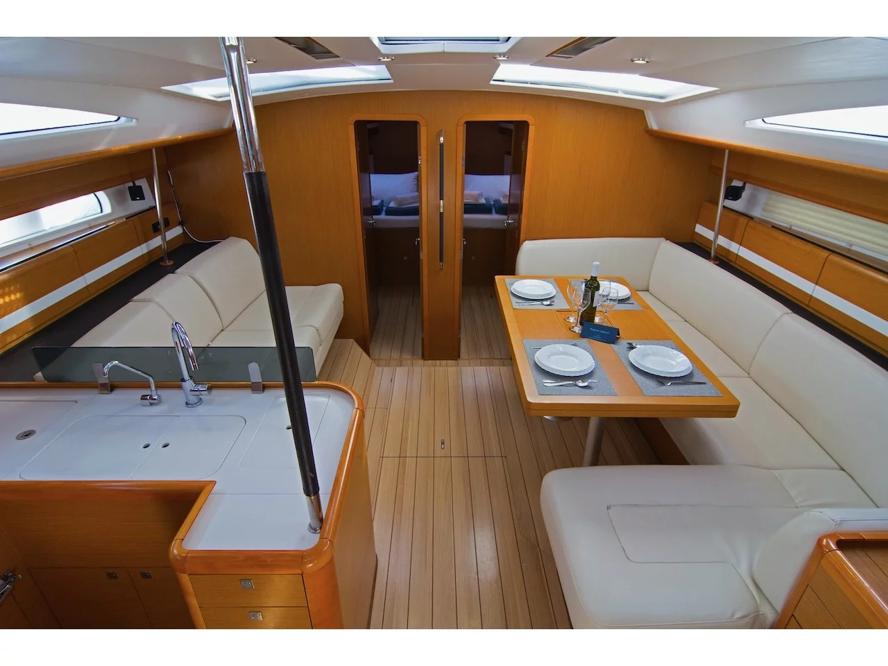 Jeanneau 53 (Omega Kiss) Interior image - 9
