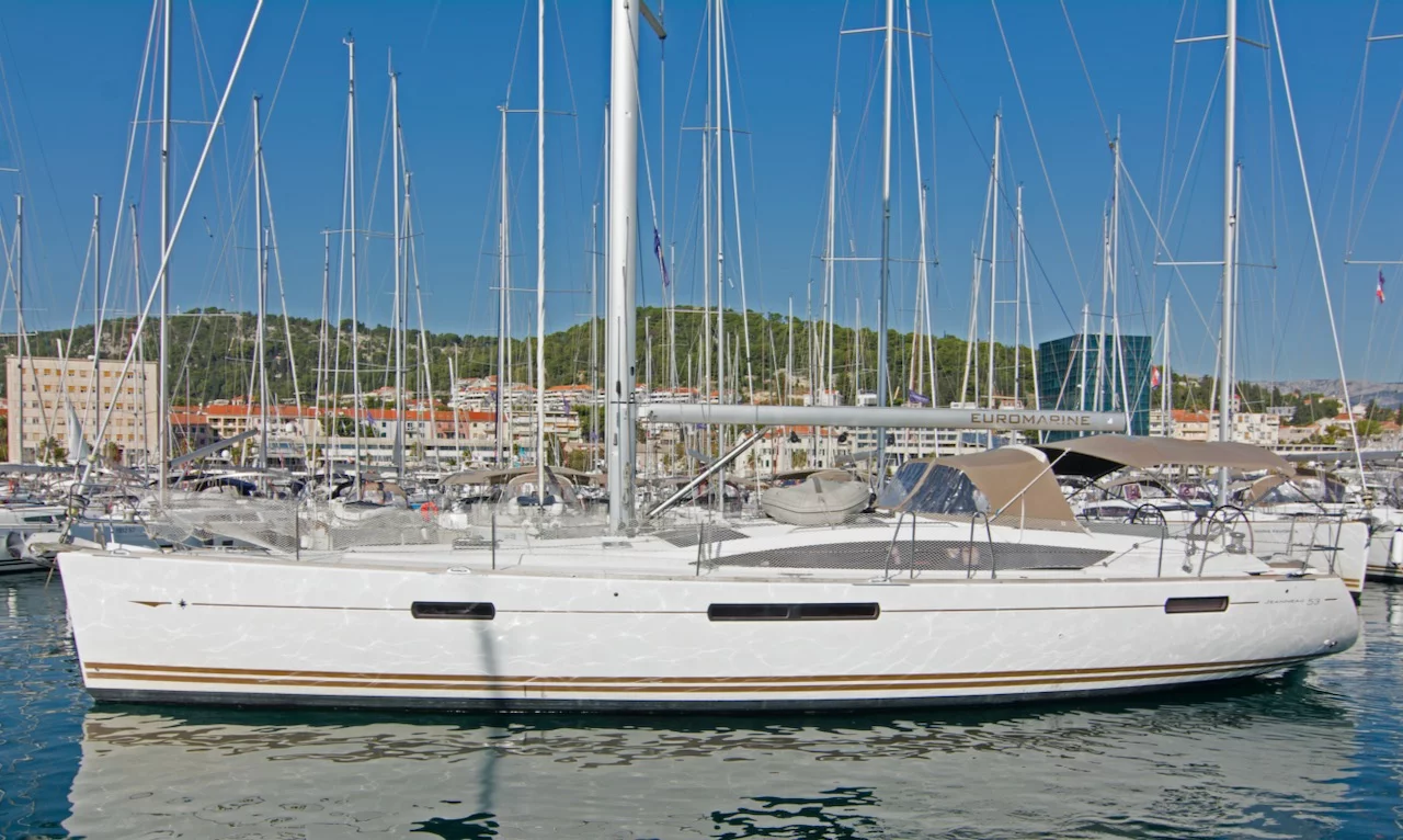Jeanneau 53 (Omega Kiss)  - 5
