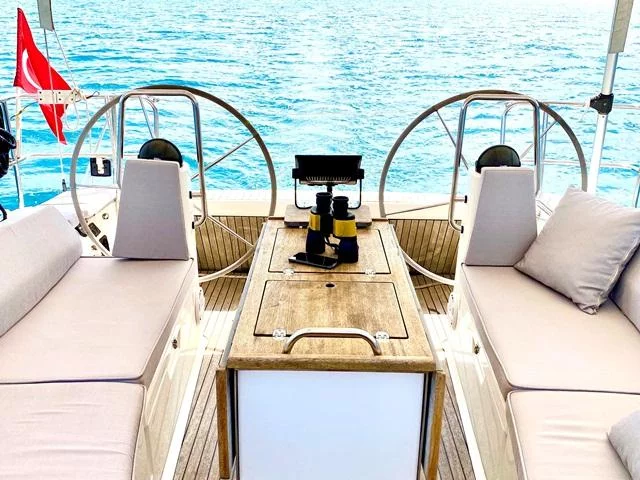 Bavaria Cruiser 40 (Priceless)  - 3