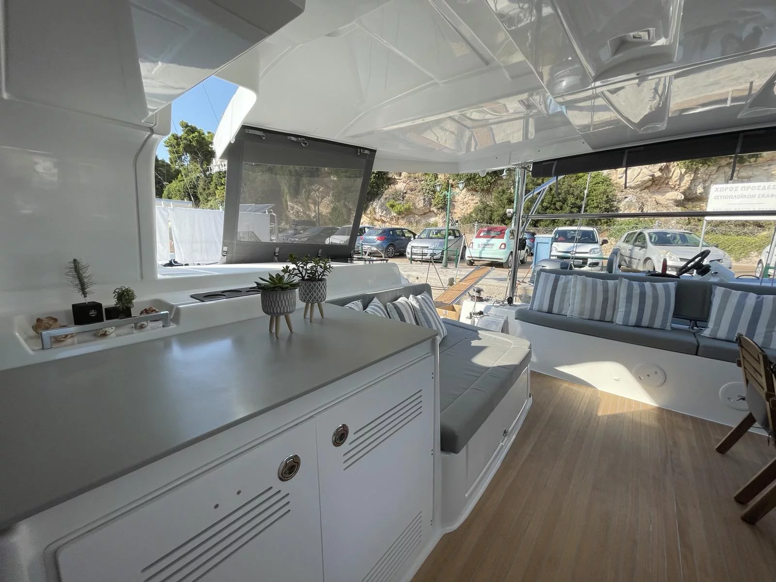 Lagoon 46 (Grand Blue)  - 4