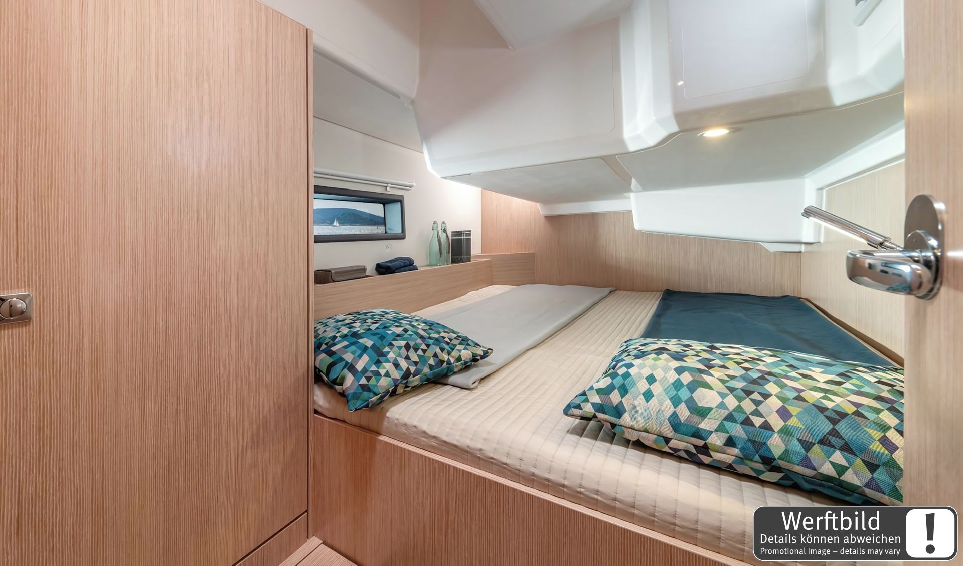 Bavaria C42 — photo 23