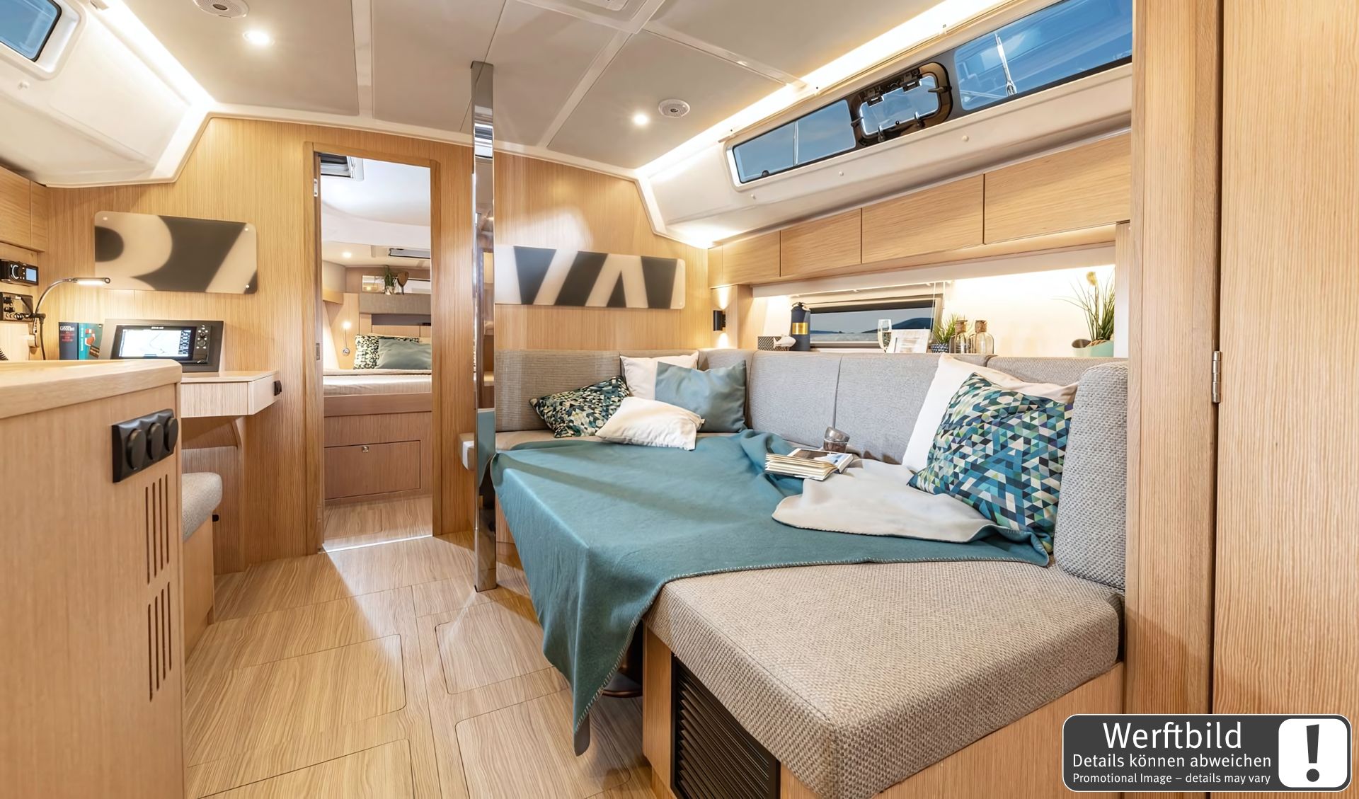 Bavaria C42 — photo 10