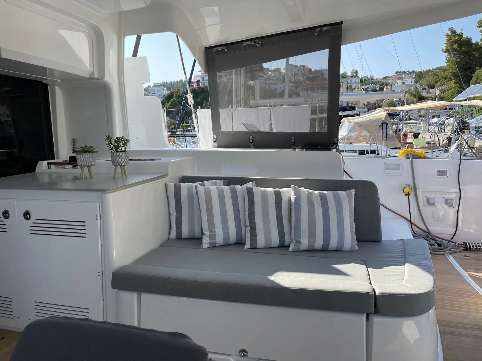 Lagoon 46 (Grand Blue)  - 37