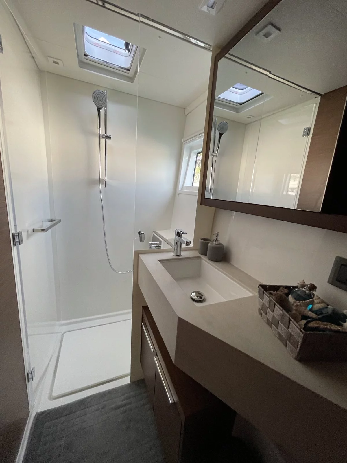 Lagoon 46 (Grand Blue)  - 15