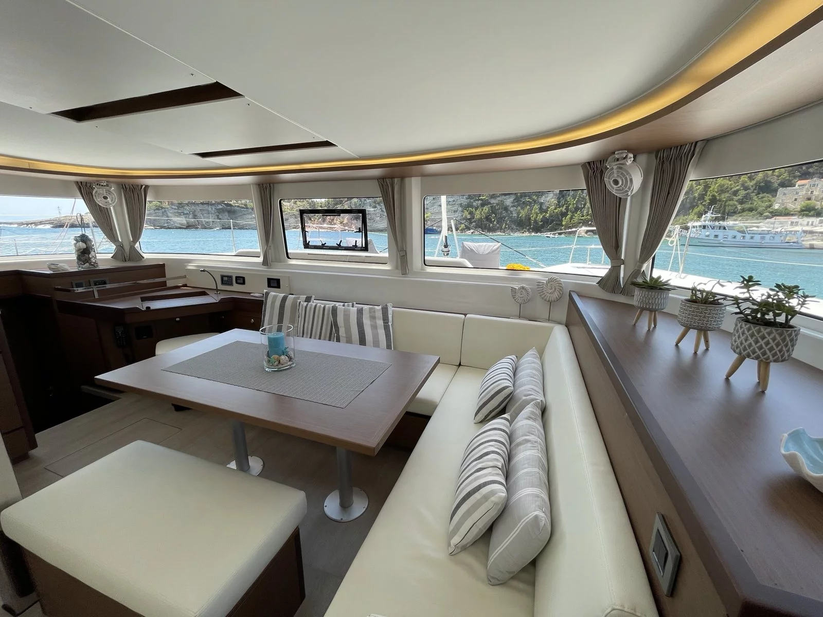 Lagoon 46 (Grand Blue)  - 9