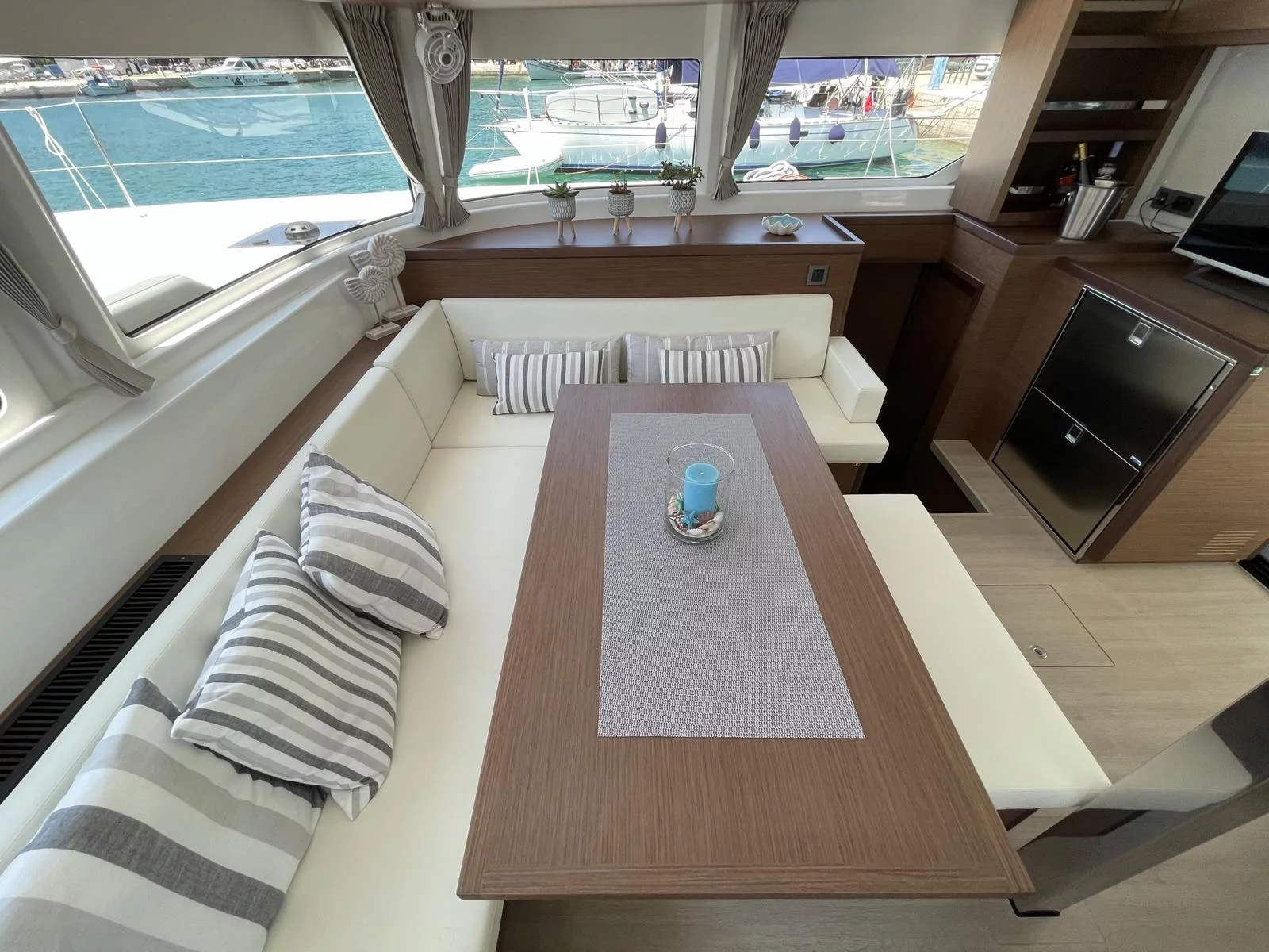 Lagoon 46 (Grand Blue)  - 20