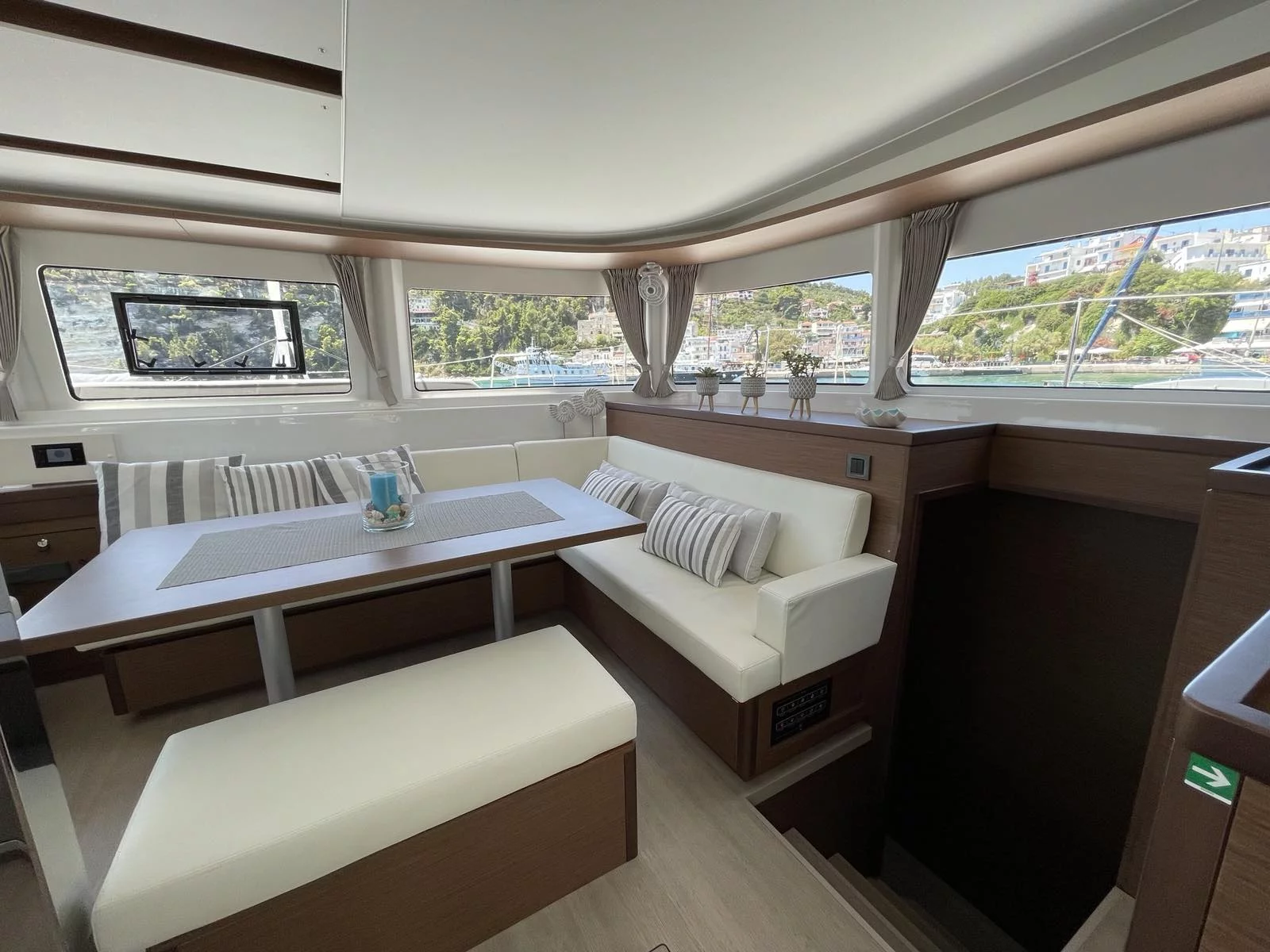 Lagoon 46 (Grand Blue)  - 18