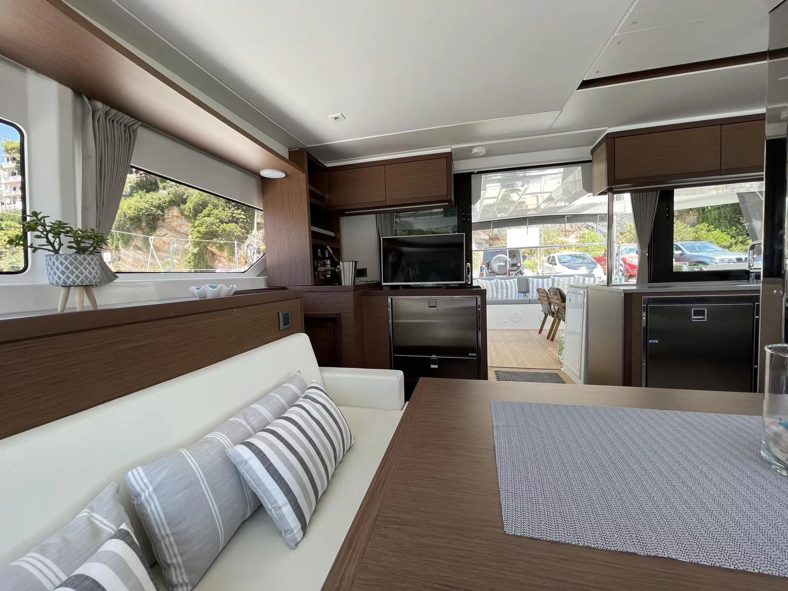 Lagoon 46 (Grand Blue)  - 56