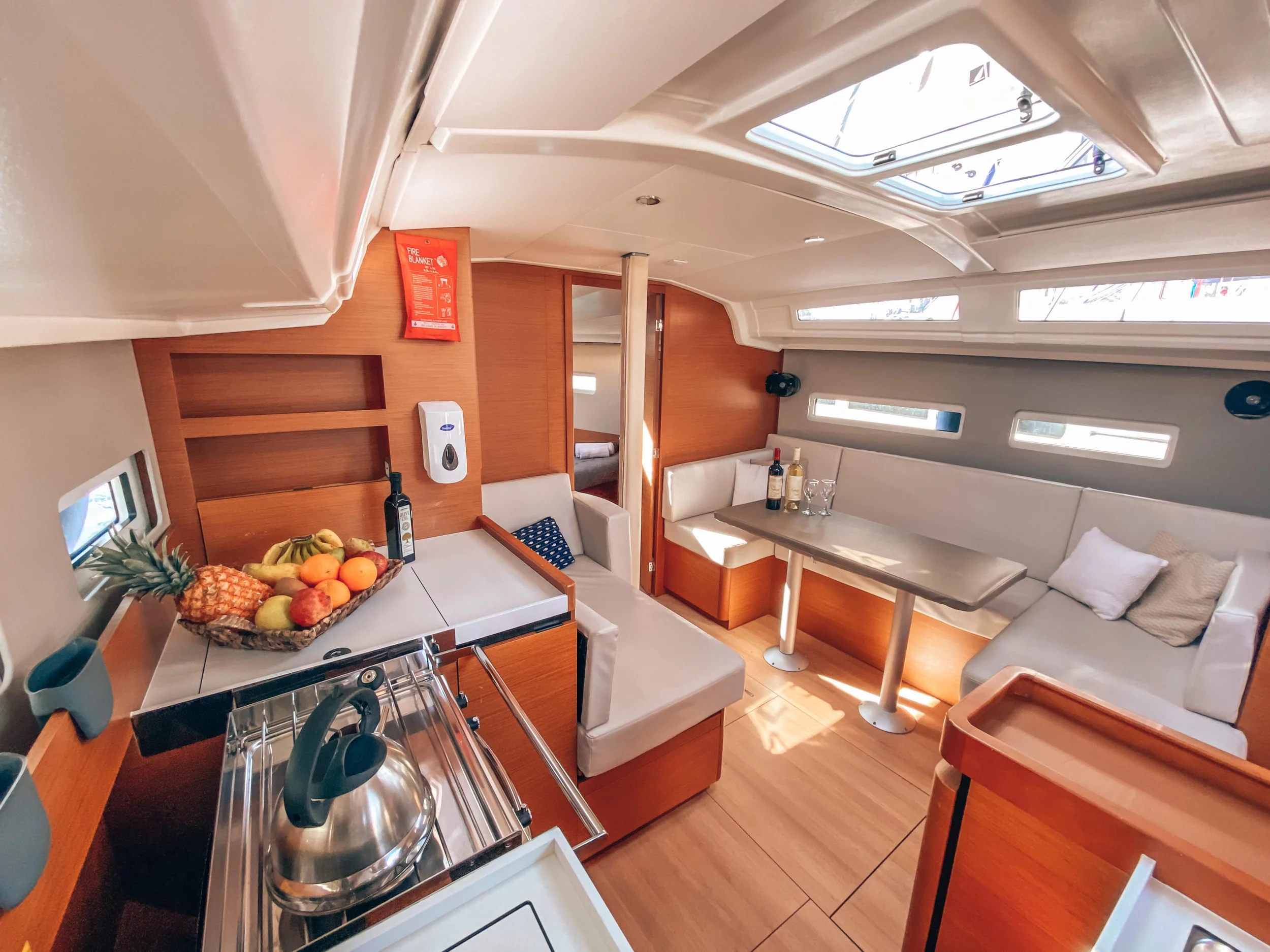 Sun Odyssey 410 (Aquaholic) 6 - 2