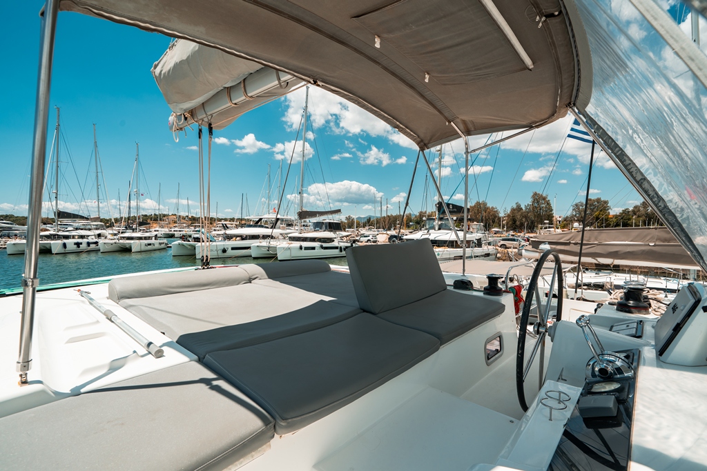 Lagoon 46 — photo 2