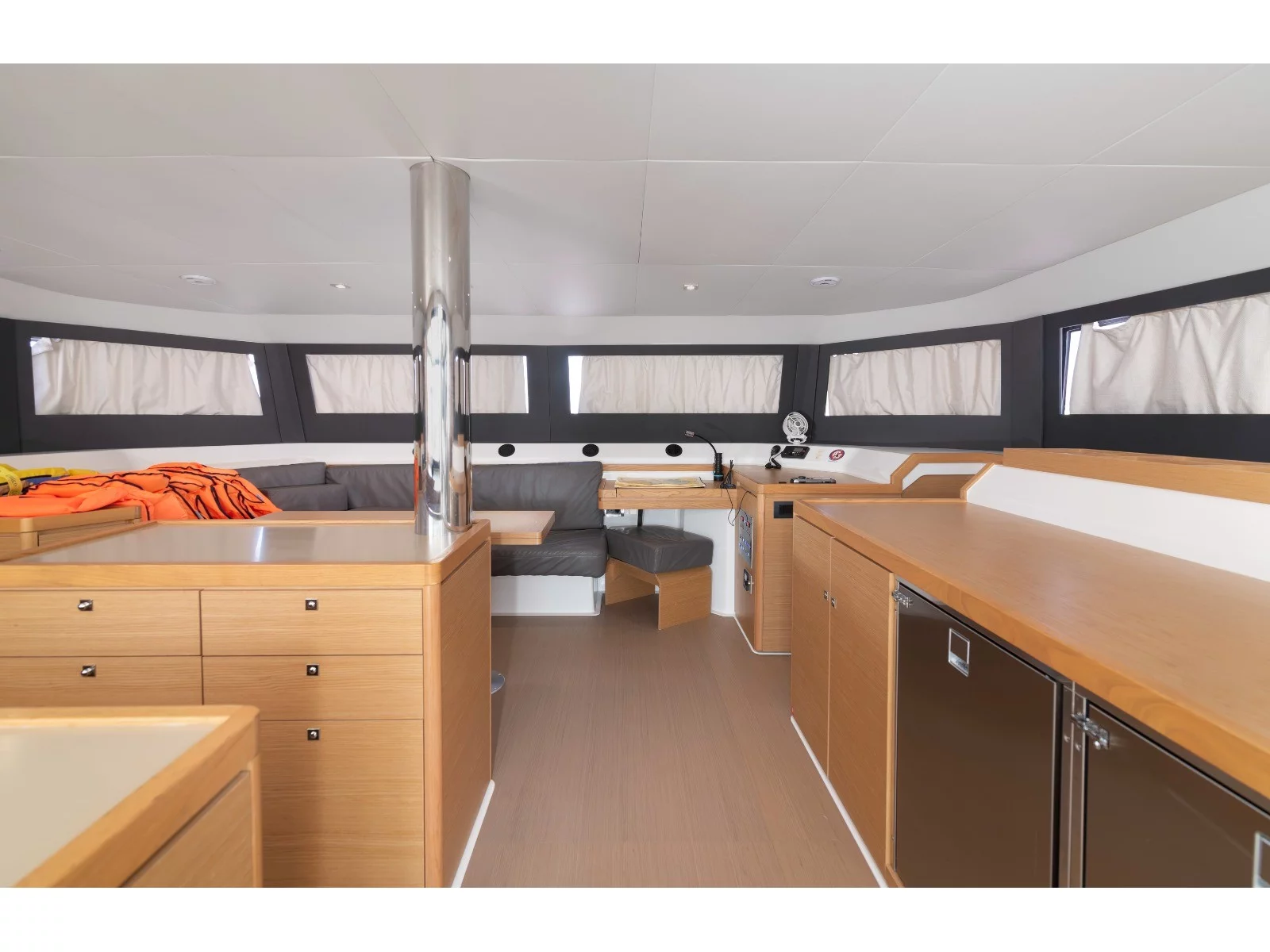 Dufour Catamaran 48 (SEAVEN) Interior image - 20