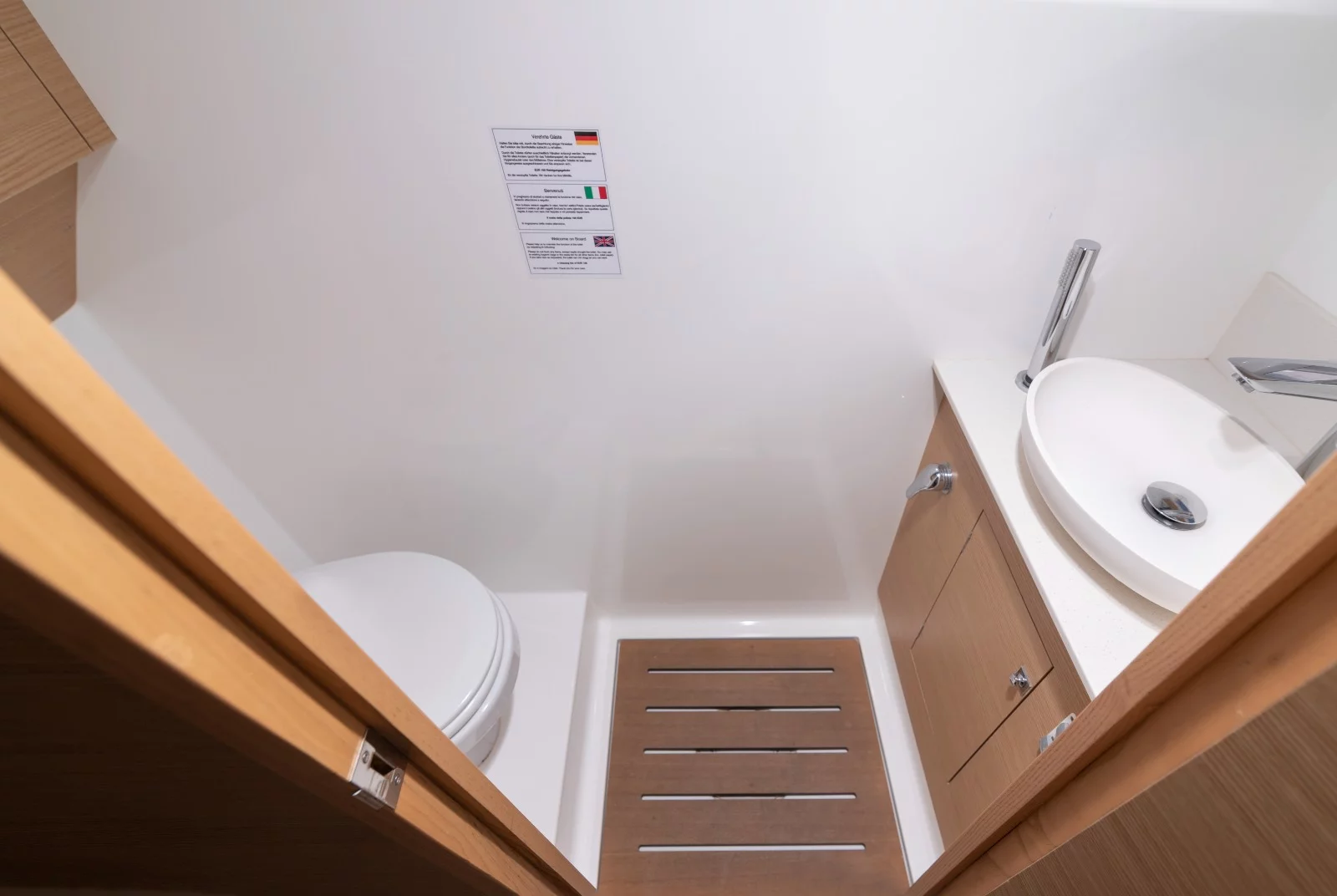 Dufour Catamaran 48 (SEAVEN)  - 12
