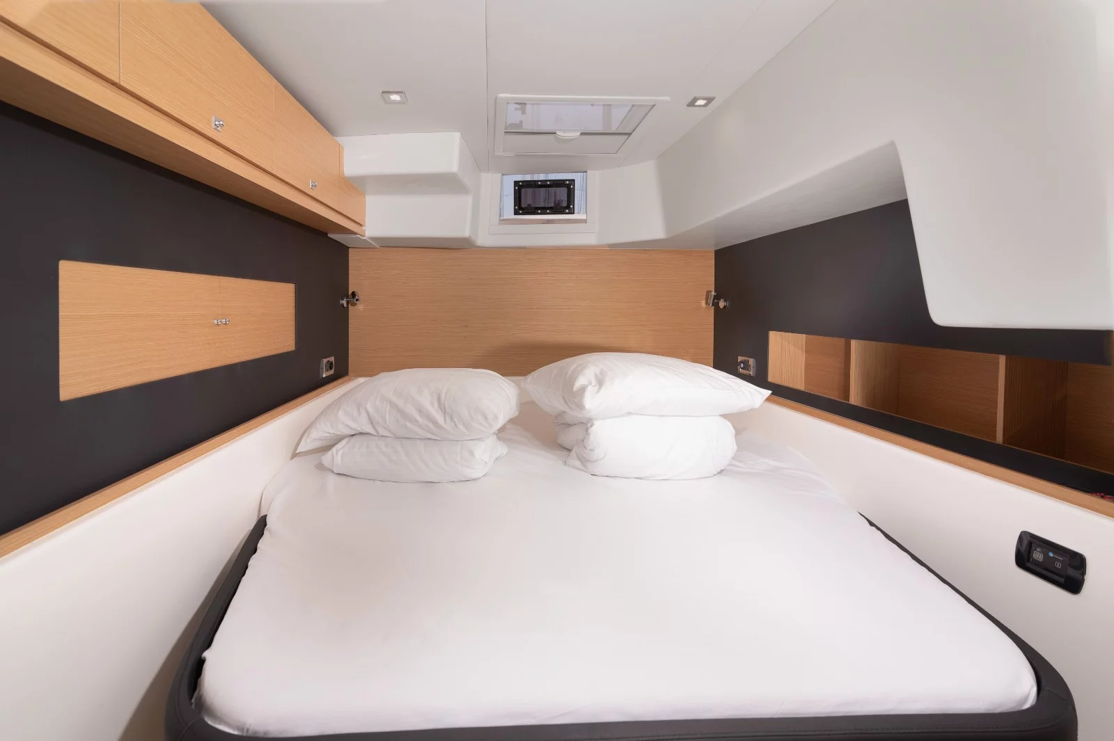 Dufour Catamaran 48 (SEAVEN)  - 26