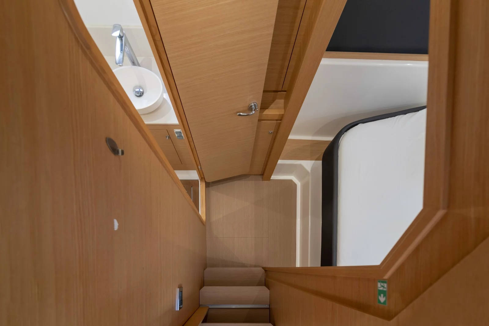 Dufour Catamaran 48 (SEAVEN)  - 23