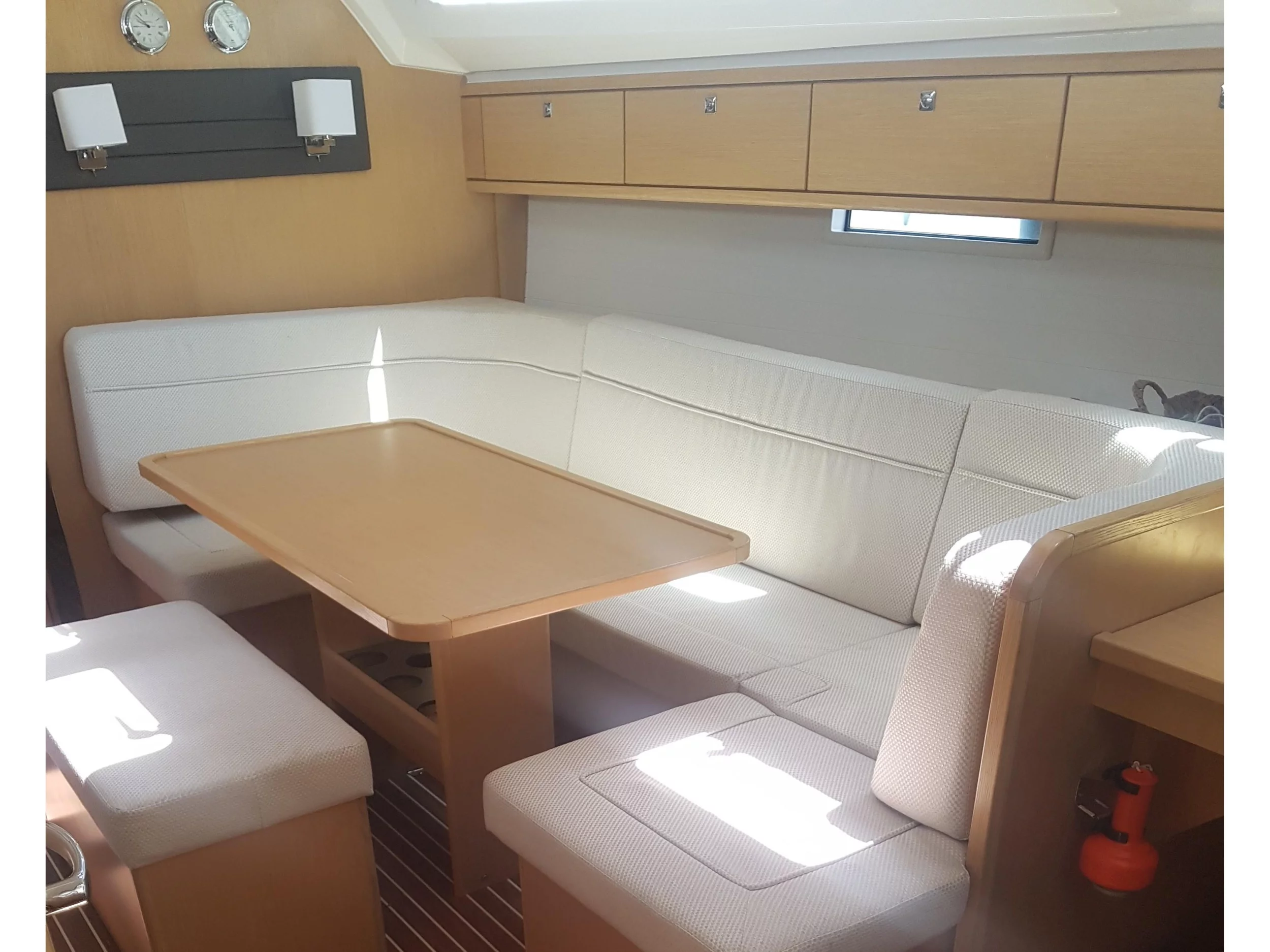 Bavaria Cruiser 41 (Amalfi) Interior image - 6