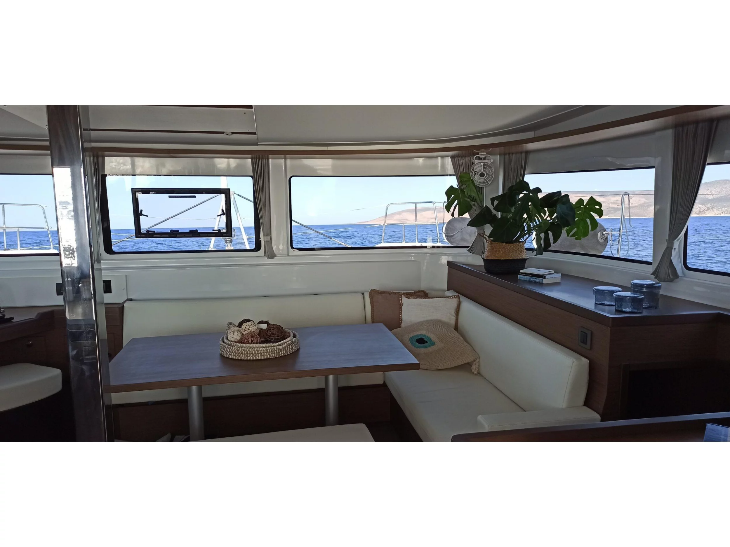 Lagoon 46 (My Tina) Interior image - 4