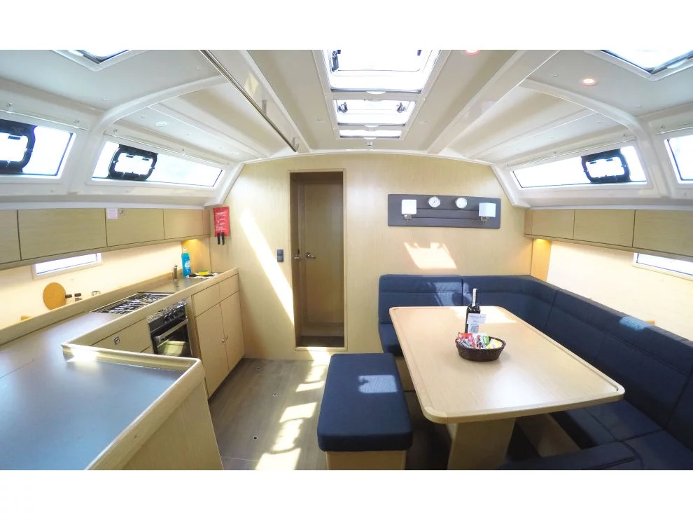 Bavaria Cruiser 46 (Rama) Interior image - 7