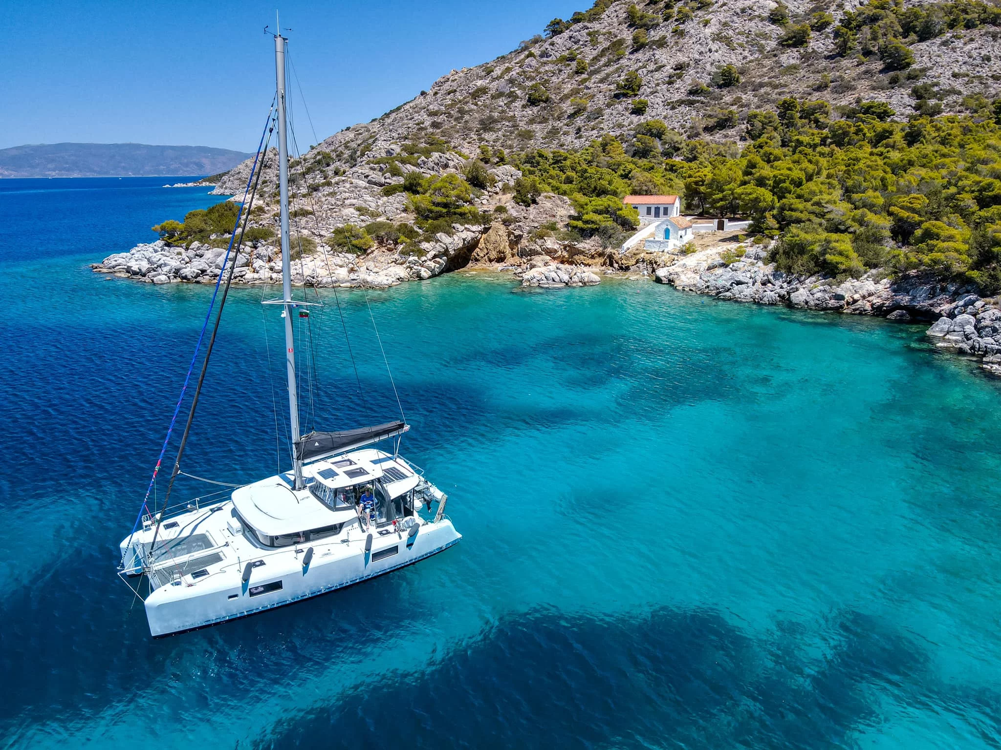 Lagoon 42 (Aurora) On anchor  - 4