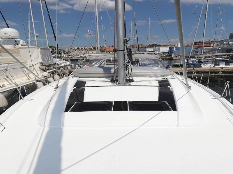 Oceanis 46.1 (MR.WHITE)  - 19