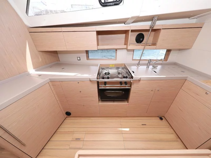 Oceanis 46.1 (MR.WHITE)  - 8